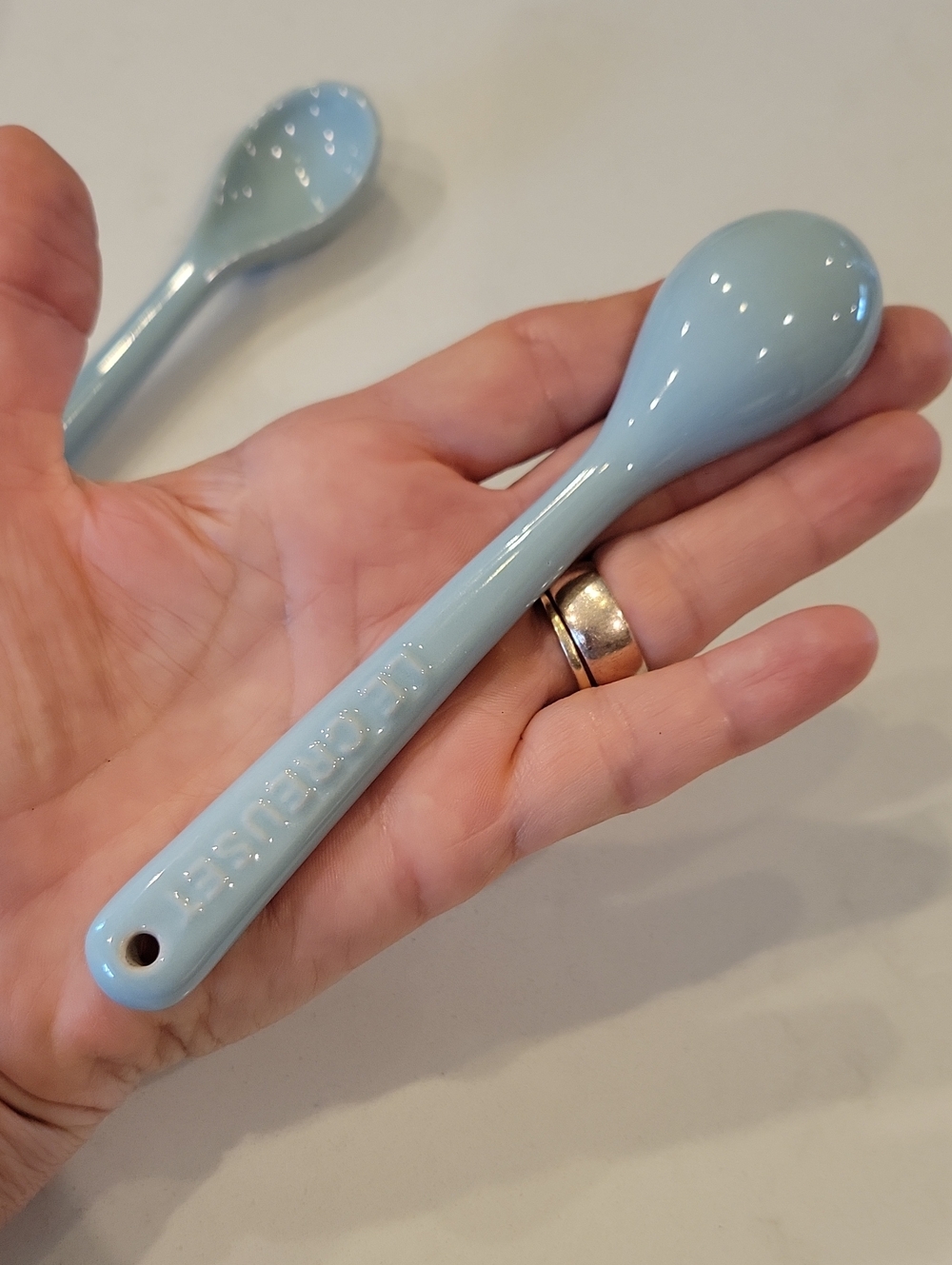 New! Set Of 2 Le Creuset Sea Salt Blue Cafe Spoons - Picture 3 of 3